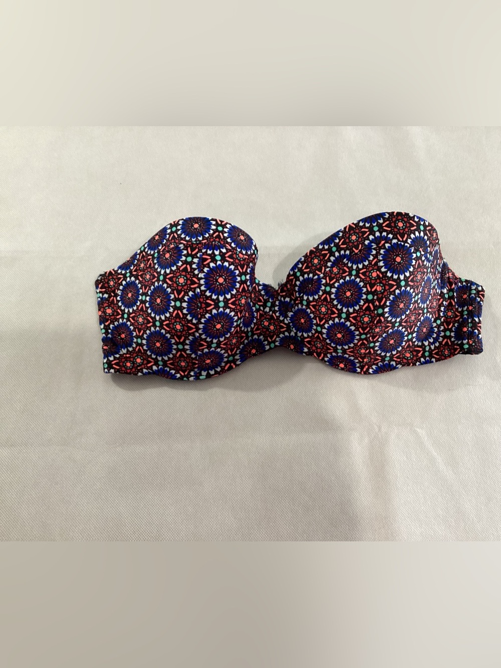 Old Navy Strapless Bandeau Bikini Top in Blue and Red Floral Medallion